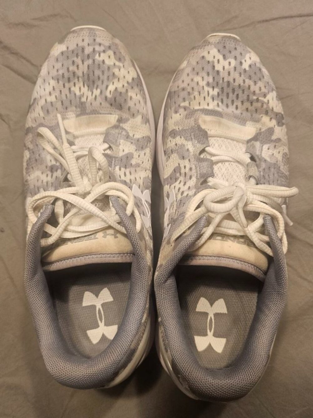 Under Armour Charged Bandit Sneakers, White and Grey Camo Pattern US Size 8.5